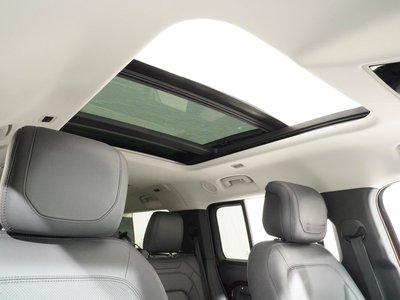 LAND ROVER DEFENDER - 7