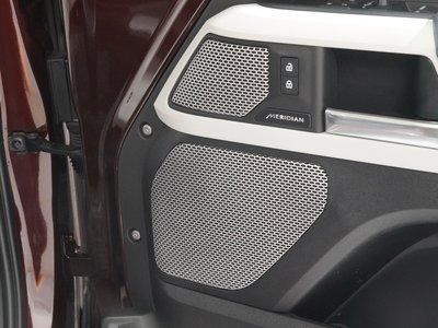 LAND ROVER DEFENDER - 5