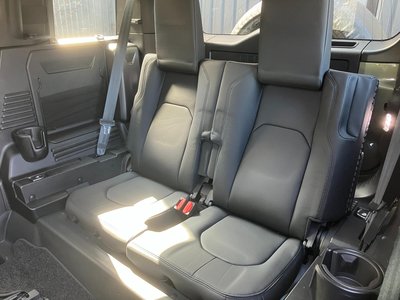 LAND ROVER DEFENDER - 2