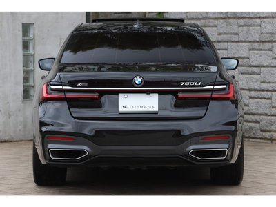 BMW 7 SERIES - 8