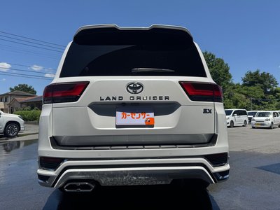 TOYOTA LAND CRUISER 300 - 8