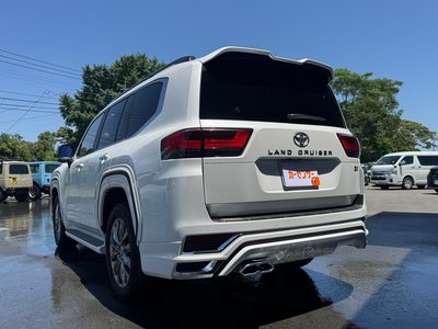 TOYOTA LAND CRUISER 300 - 7