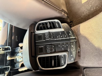 PORSCHE CAYENNE - 9