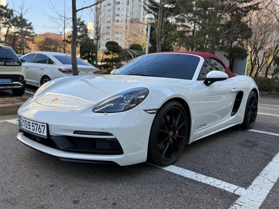 PORSCHE 718 BOXSTER