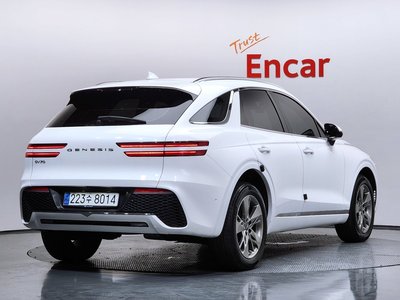صورة 4 لـ 2021 Genesis GV70