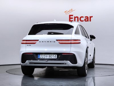 صورة 3 لـ 2021 Genesis GV70