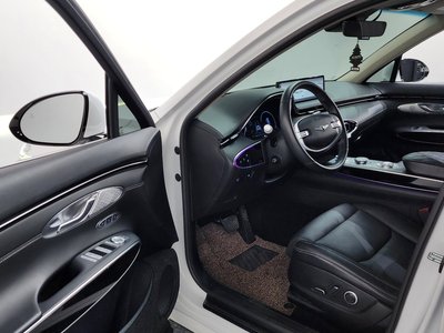 صورة 10 لـ 2021 Genesis GV70
