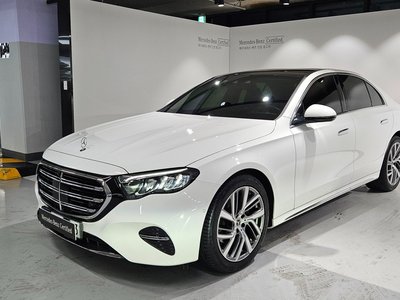 MERCEDES-BENZ E-CLASS - 1