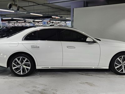 MERCEDES-BENZ E-CLASS - 9