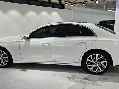 MERCEDES-BENZ E-CLASS - 8