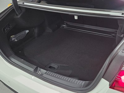 MERCEDES-BENZ E-CLASS - 10