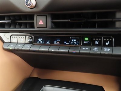 صورة مصغرة 32 لـ 2024 Toyota CROWN SPORT