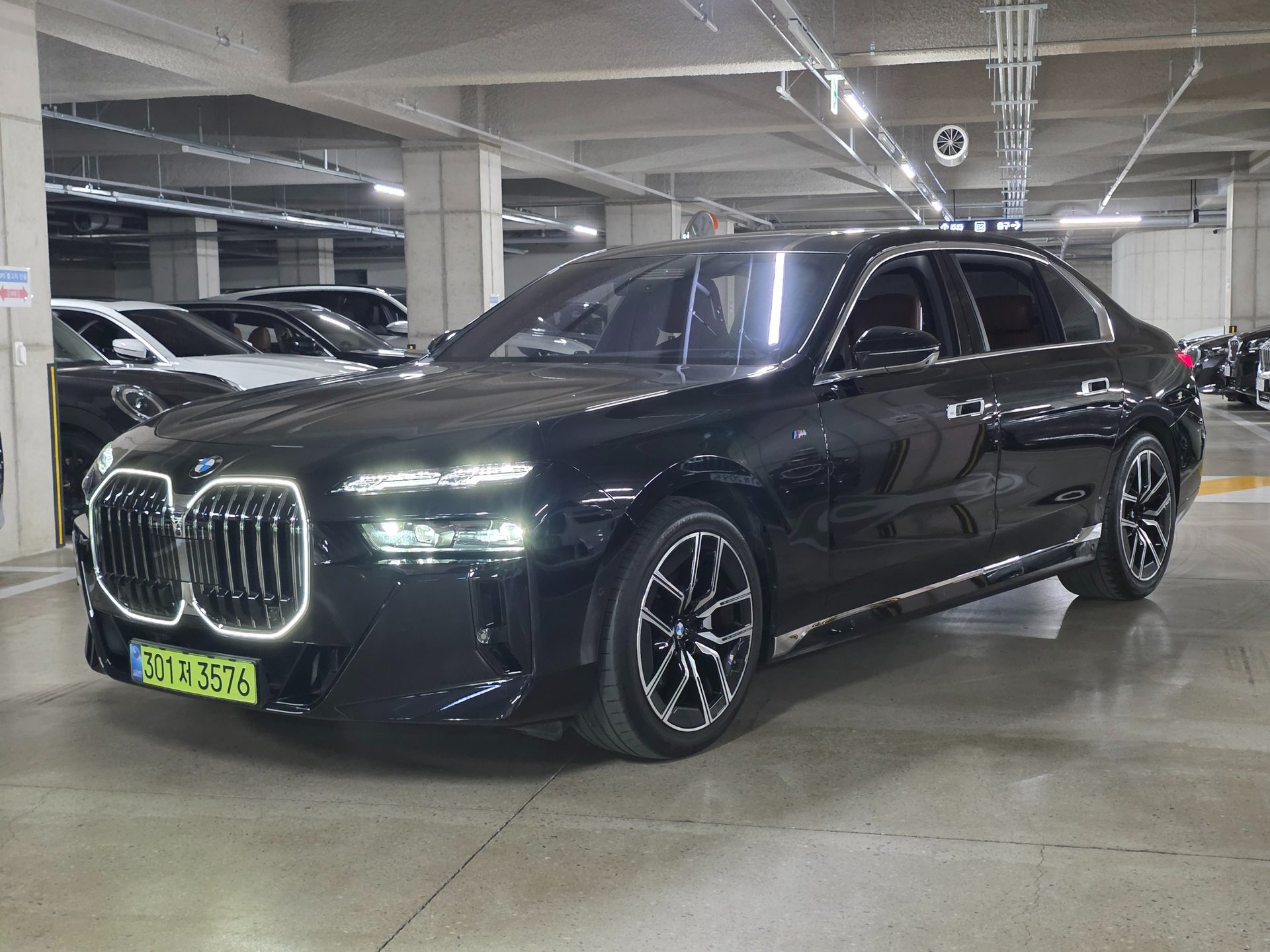 BMW 7 SERIES - View 1