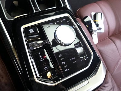 BMW 7 SERIES - 9