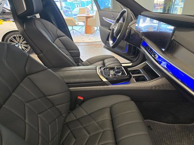 2025 BMW 7 SERIES — миниатюра 13
