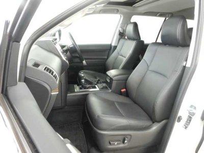 2023 Toyota LAND CRUISER PRADO — миниатюра 17