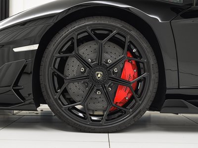 2021 Lamborghini AVENTADOR ROADSTER thumbnail 31