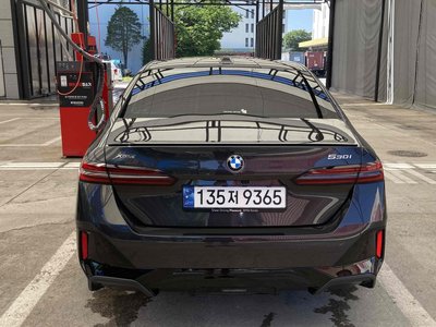 2024 BMW 5 SERIES photo 4