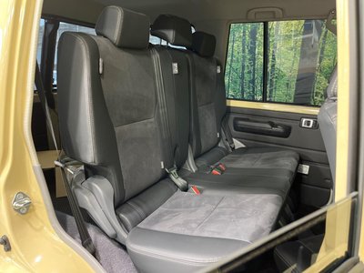 TOYOTA LAND CRUISER 70 - 10