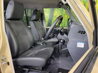 TOYOTA LAND CRUISER 70 - 9