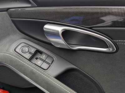 صورة مصغرة 32 لـ 2023 Porsche 718