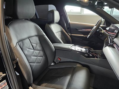 2023 BMW 5 SERIES — миниатюра 13