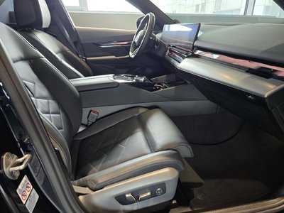 2023 BMW 5 SERIES — миниатюра 12