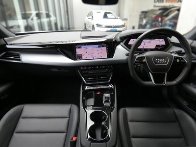 صورة 11 لـ 2024 AUDI E-TRON GT QUATTRO