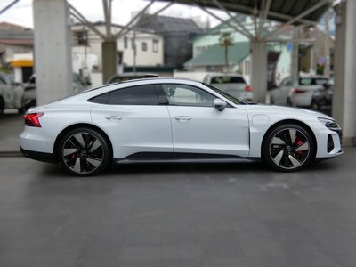 صورة 7 لـ 2024 AUDI E-TRON GT QUATTRO