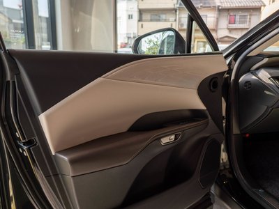 صورة 7 لـ 2023 Lexus RX