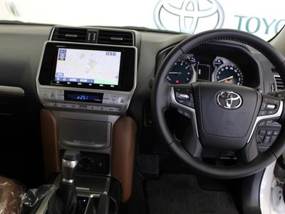 TOYOTA LAND CRUISER PRADO - 9