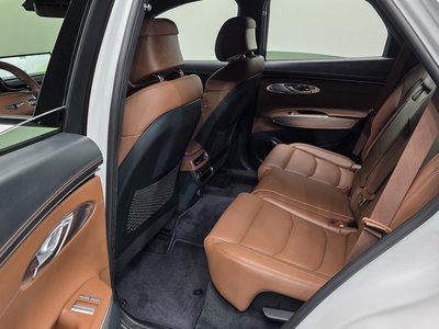 2022 Genesis GV70 thumbnail 18