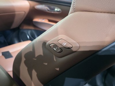2022 Genesis GV70 thumbnail 31