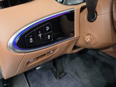 2022 Genesis GV70 thumbnail 26