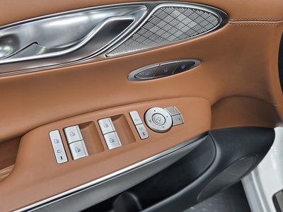 2022 Genesis GV70 thumbnail 28