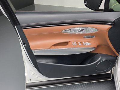 2022 Genesis GV70 thumbnail 14