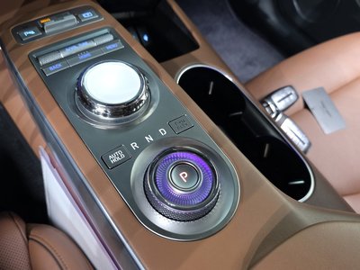 2022 Genesis GV70 thumbnail 12