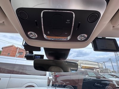 BENTLEY FLYING SPUR - 6