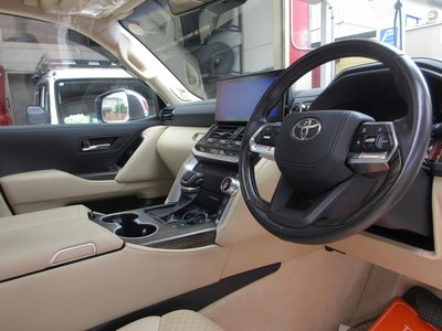 2023 Toyota LAND CRUISER 300 — миниатюра 49