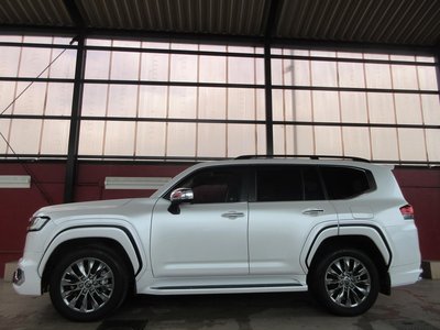 2023 Toyota LAND CRUISER 300 — миниатюра 28