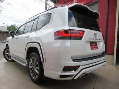TOYOTA LAND CRUISER 300 - 3