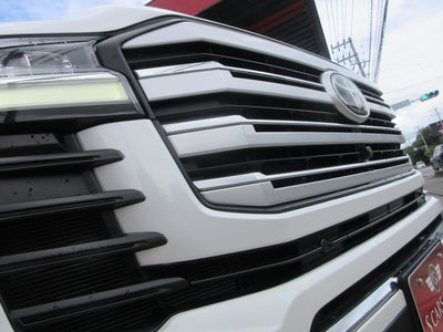 2023 Toyota LAND CRUISER 300 — миниатюра 13