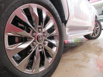 2023 Toyota LAND CRUISER 300 — миниатюра 37