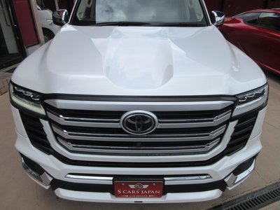 TOYOTA LAND CRUISER 300 - 8