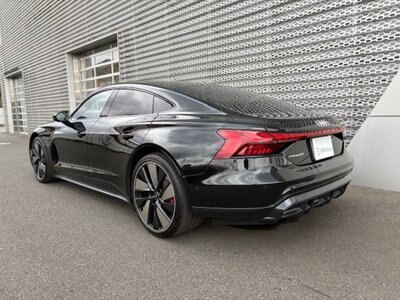 AUDI E-TRON GT QUATTRO - 9