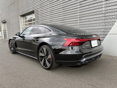 AUDI E-TRON GT QUATTRO - 10