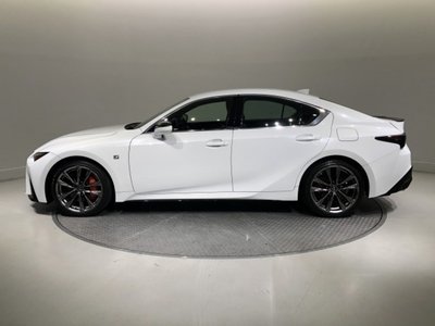 صورة مصغرة 32 لـ 2021 Lexus IS