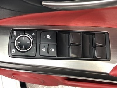 صورة مصغرة 25 لـ 2021 Lexus IS
