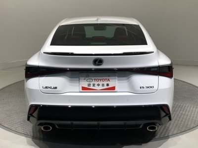 صورة مصغرة 33 لـ 2021 Lexus IS