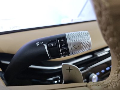 2025 Genesis G80 (RG3) thumbnail 32